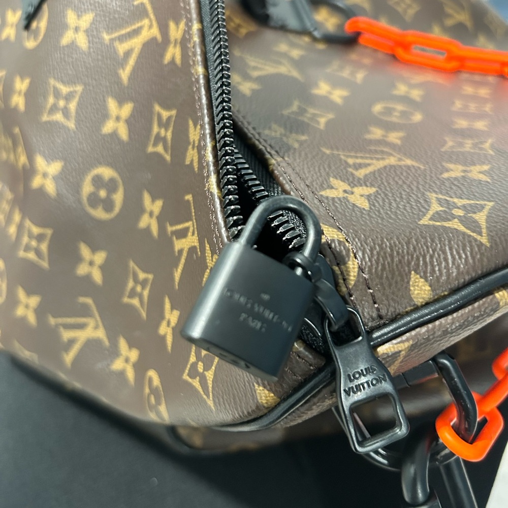 Louis Vuitton X Virgil Abloh NWT Duffle LIMITED EDITION - Picture 3 of 8